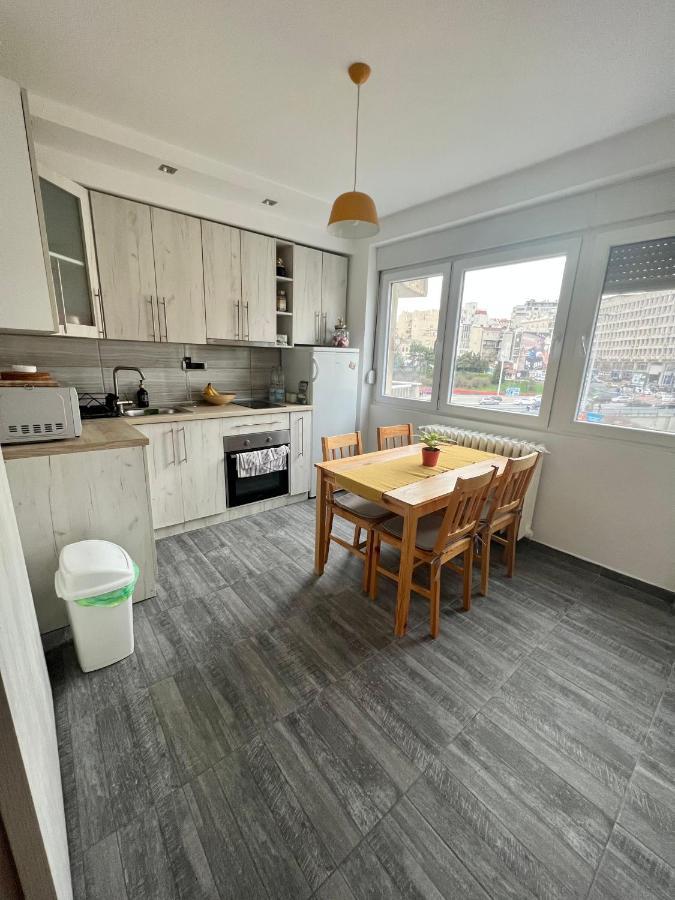 Comfortable Apartment In City Hub Belgrado Buitenkant foto